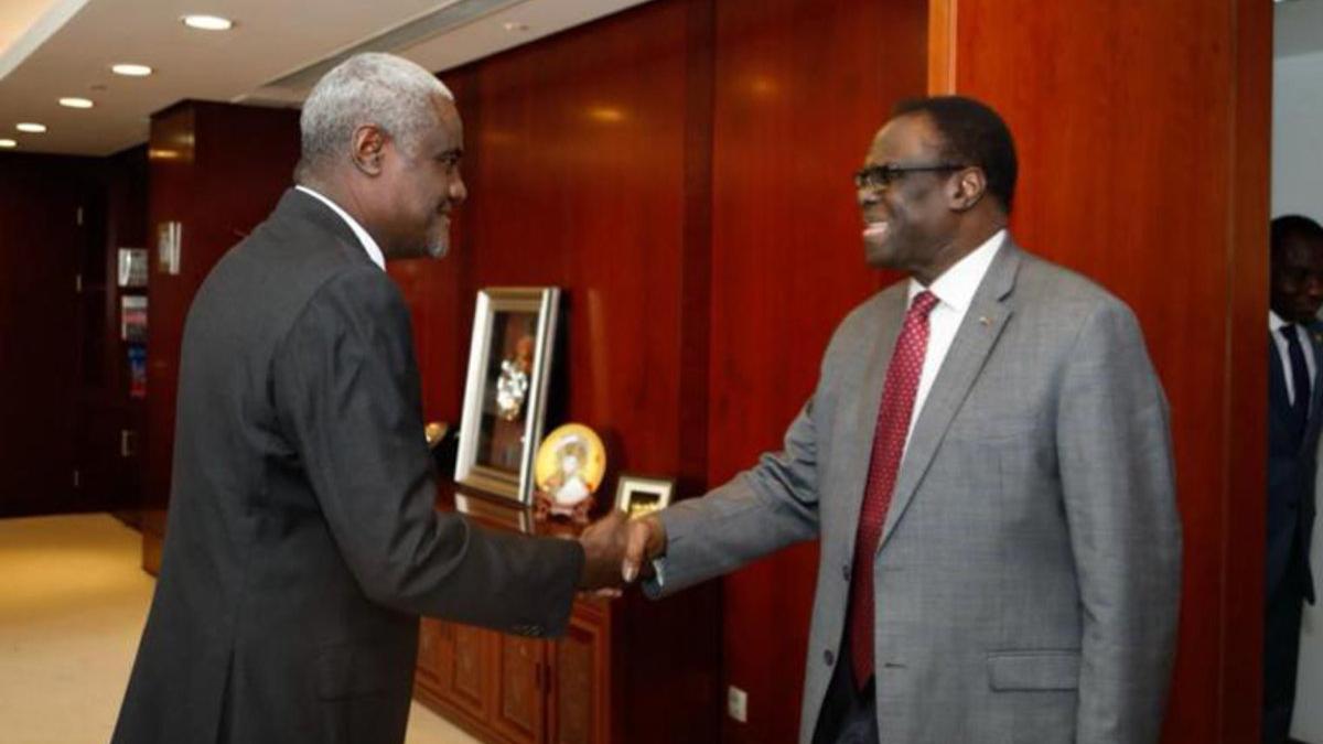 AU Commission Chairperson, Moussa Faki Mahamat, meeting in Addis Ababa with the Special Envoy of the Secretary General for Burundi, Michel Kafando, 13 May 2019. Photo: AU
