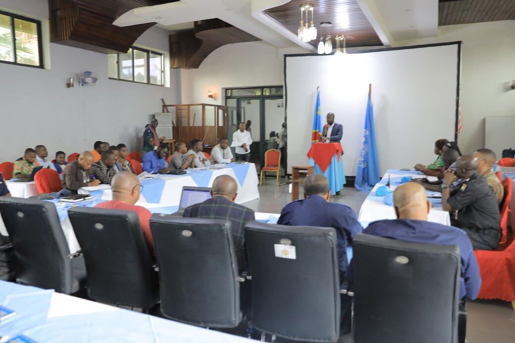 Cette rencontre a permis aux membres des comités locaux de protection (ville et territoire) d’échanger avec les acteurs en charge de la gestion des alertes afin d’évaluer et d’améliorer les stratégies de coordination.