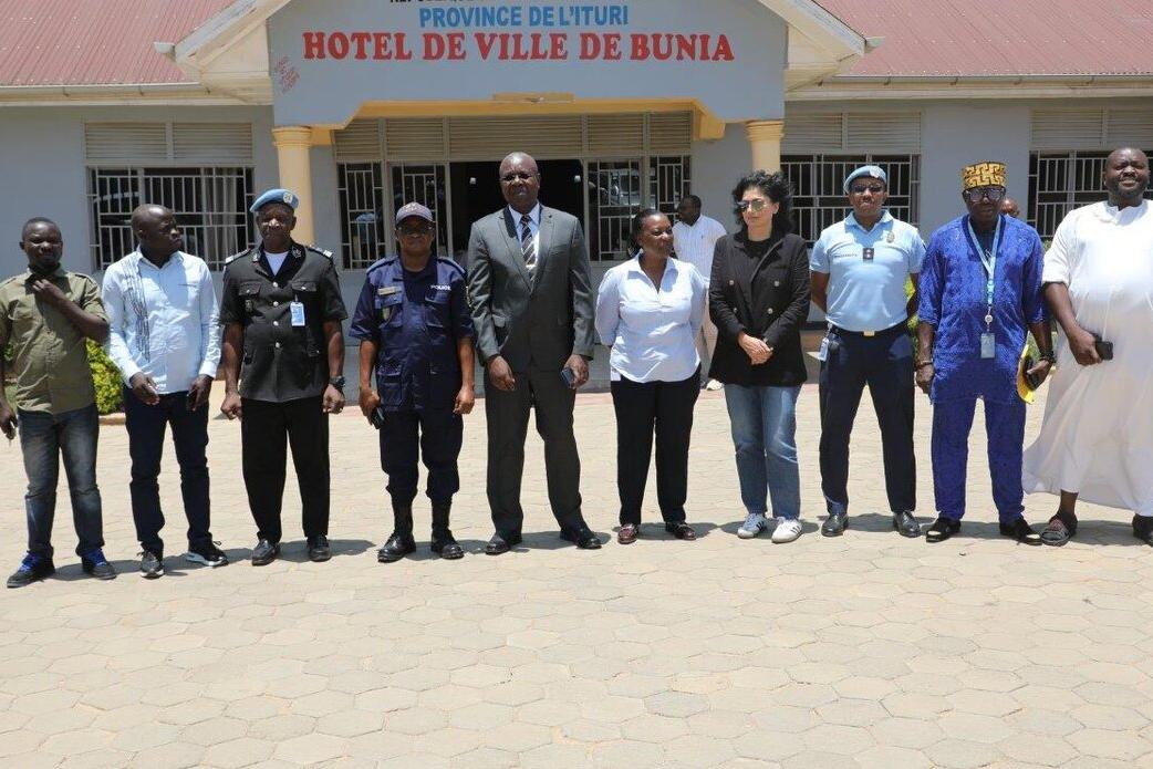 En remettant ce matériel, le chef de bureau de la MONUSCO à Bunia a souligné l’importance du soutien aux institutions locales pour renforcer leur efficacité et le service qu’elles rendent aux citoyens.