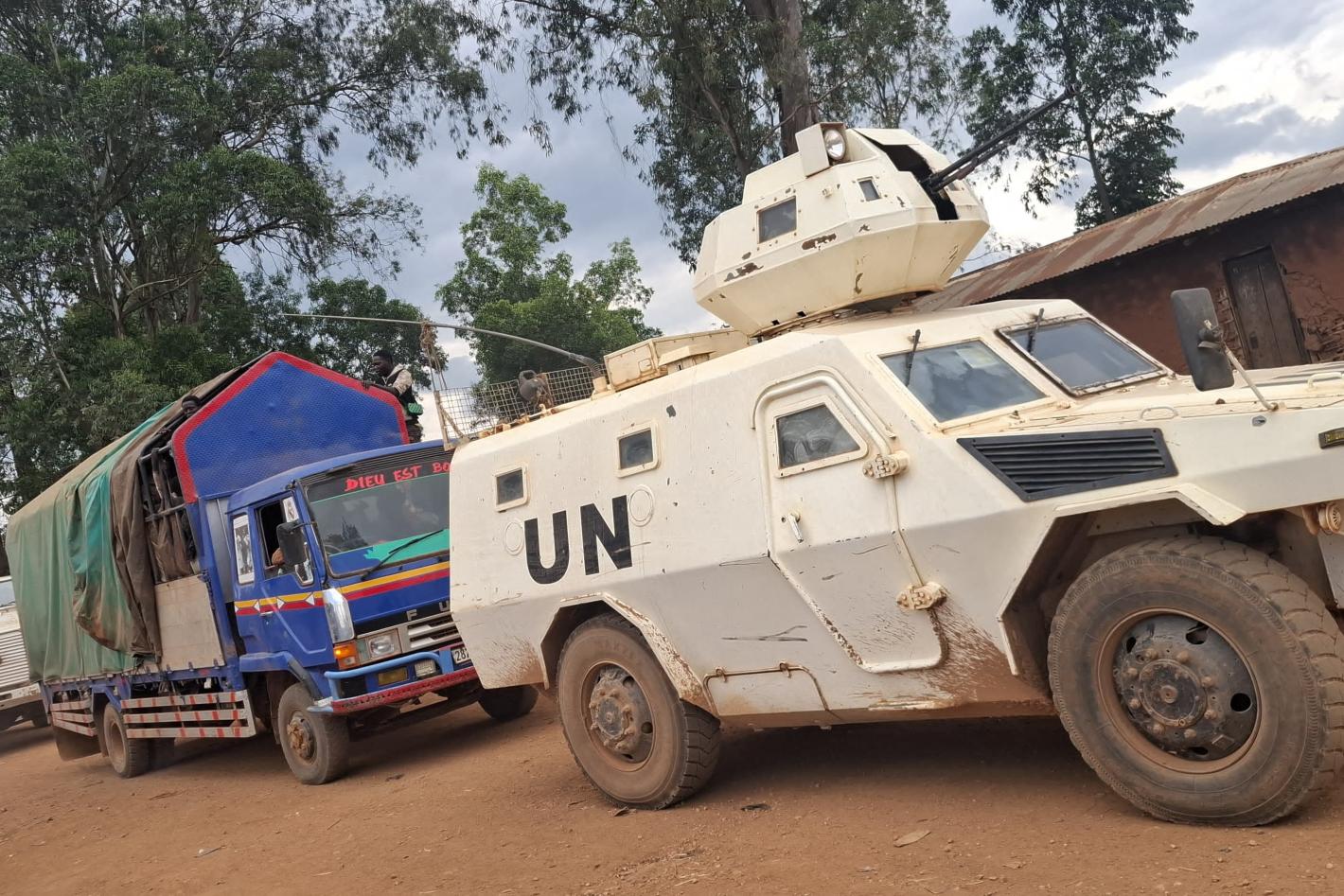 L'opération d'évacuation s'est déroulée avec l'appui des Forces armées de la RDC (FARDC) qui ont aidé les Casques bleus en leur fournissant des renseignements sur l'état de la route.