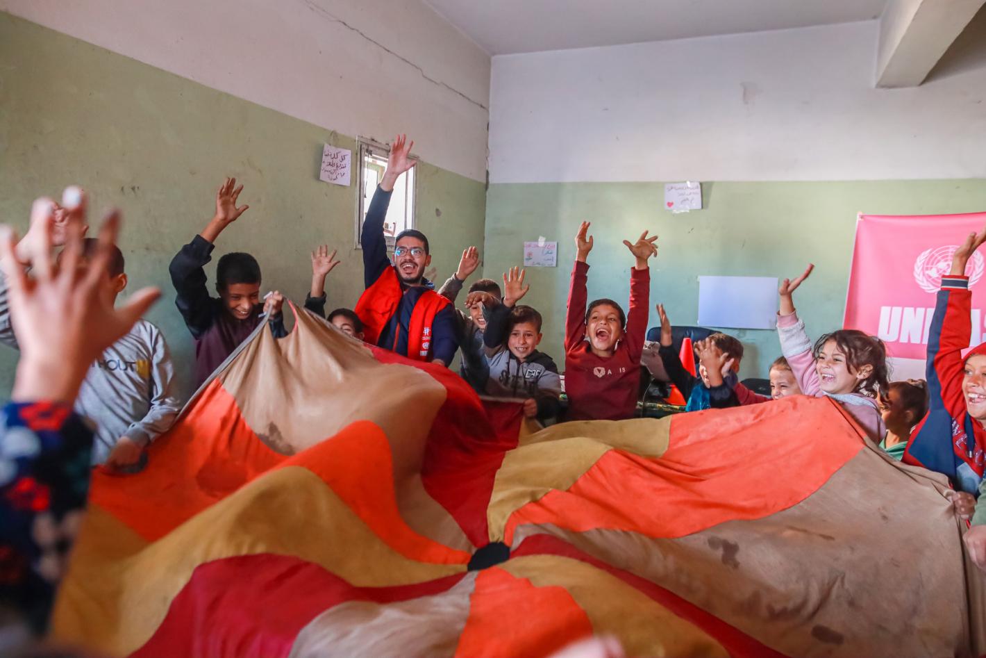 some people are raising their hands up and cheering