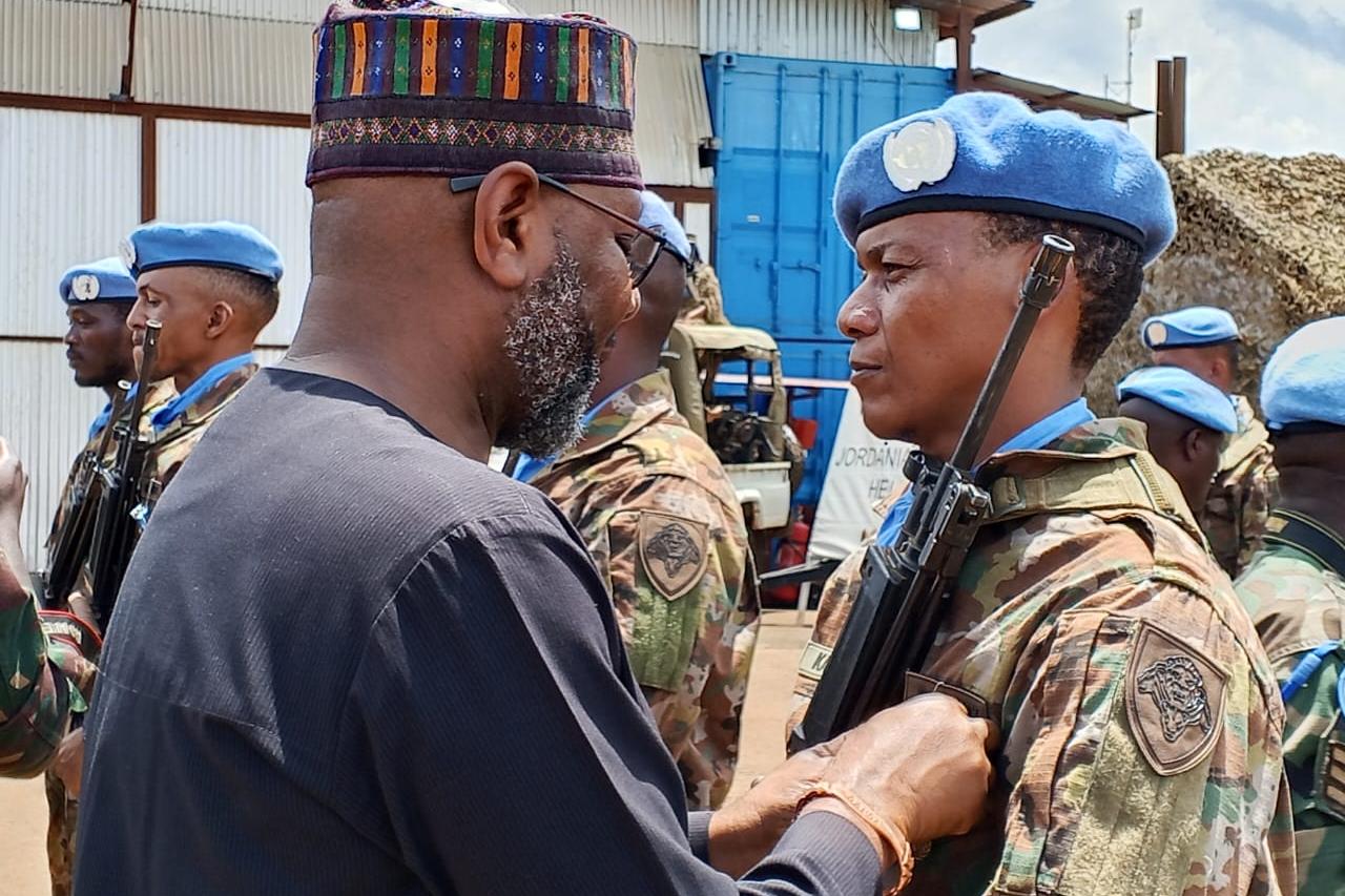 Des casques bleus sud-africains ont été décorés de la médaille des Nations Unies en hommage à leur contribution aux efforts de paix en RD Congo.