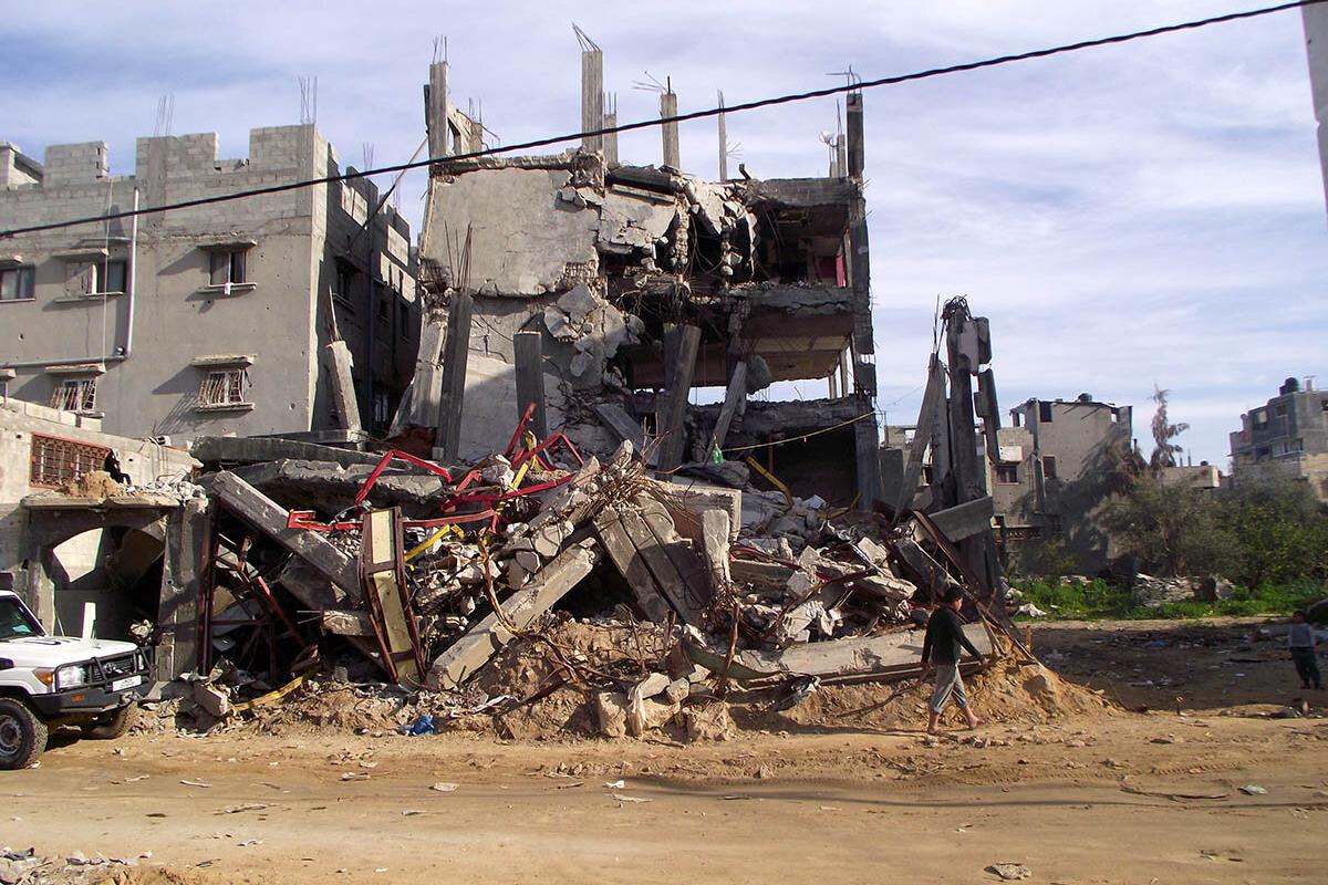 UNMAS supported the UNDP Rubble Removal project in Shejaayea by providing daily on-site ERW training sessions, risk assessments and EOD support.