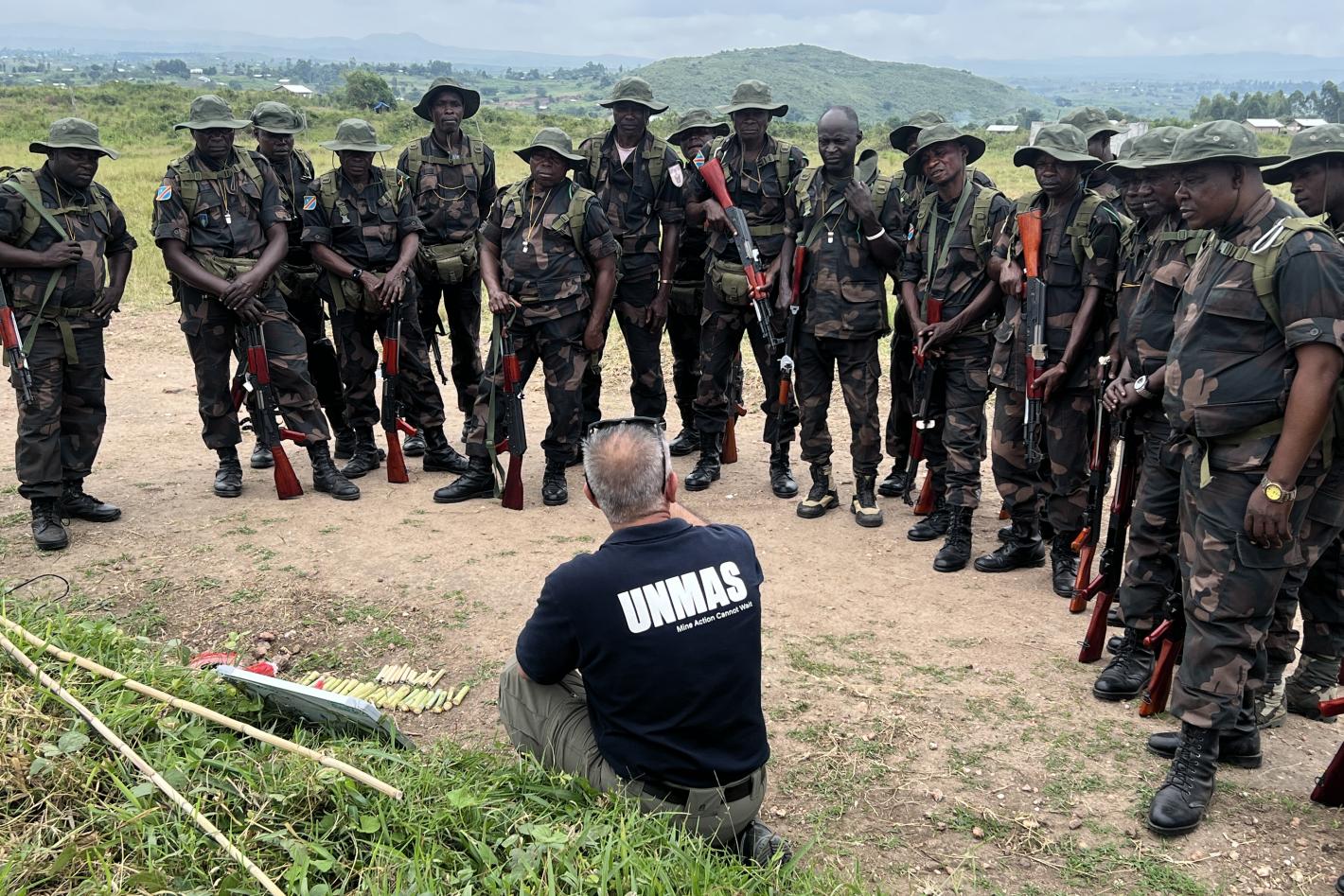 Counter-IED tactical practice during an explosive threat assessment course (ETAC) delivered by UNMAS’ IP to officers of the Congolese Armed Forces FARDC in Bunia (Ituri), 16 September -11 October 2024.